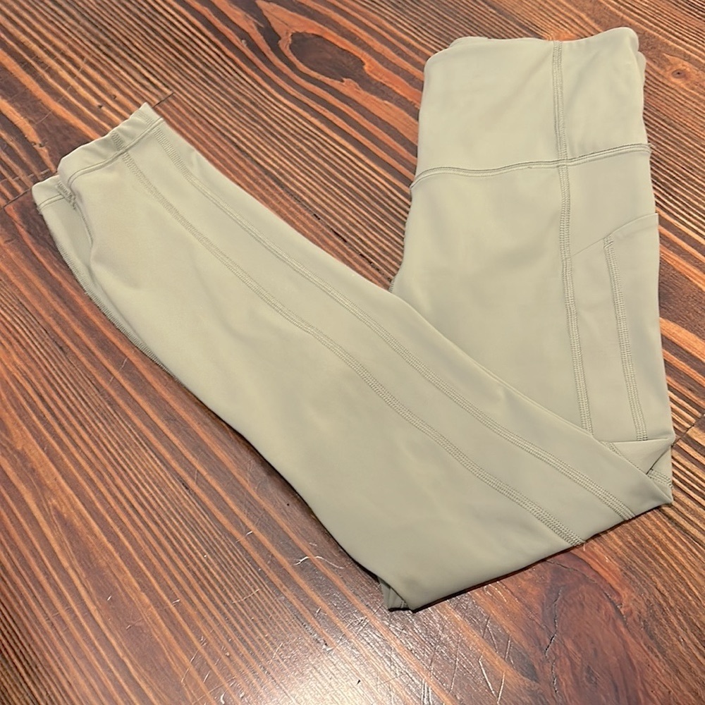 Athleta Sage Green Ultimate Stash 7/8 Tight Leggings